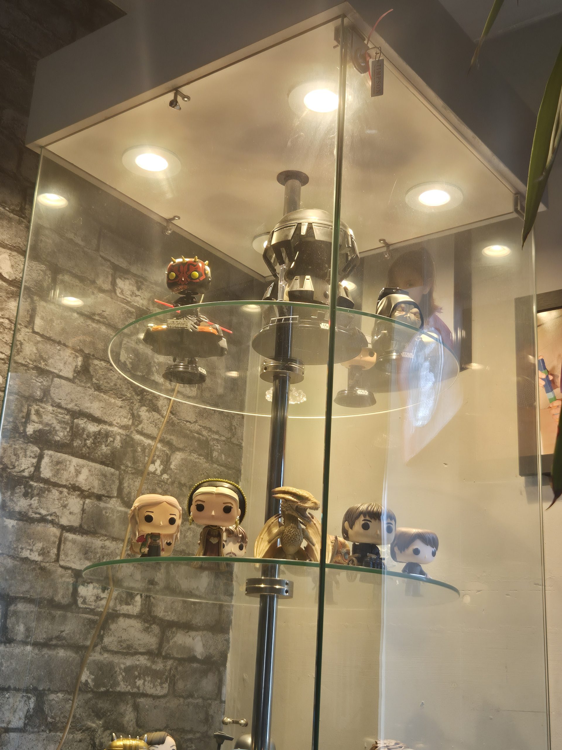 Downlight LED fitted in cabinet for display lights